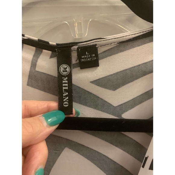 Milano Black and white silky knit blouse​​​​ - Picture 3 of 4